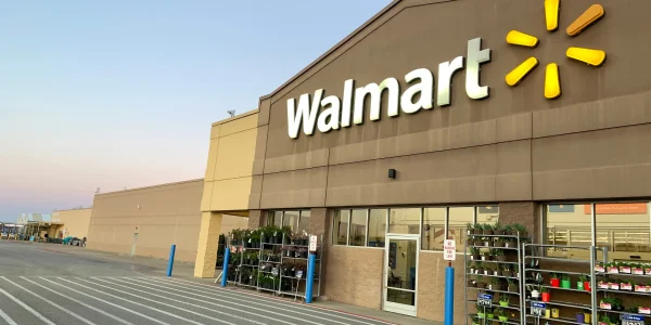 is walmart open on thanksgiving?